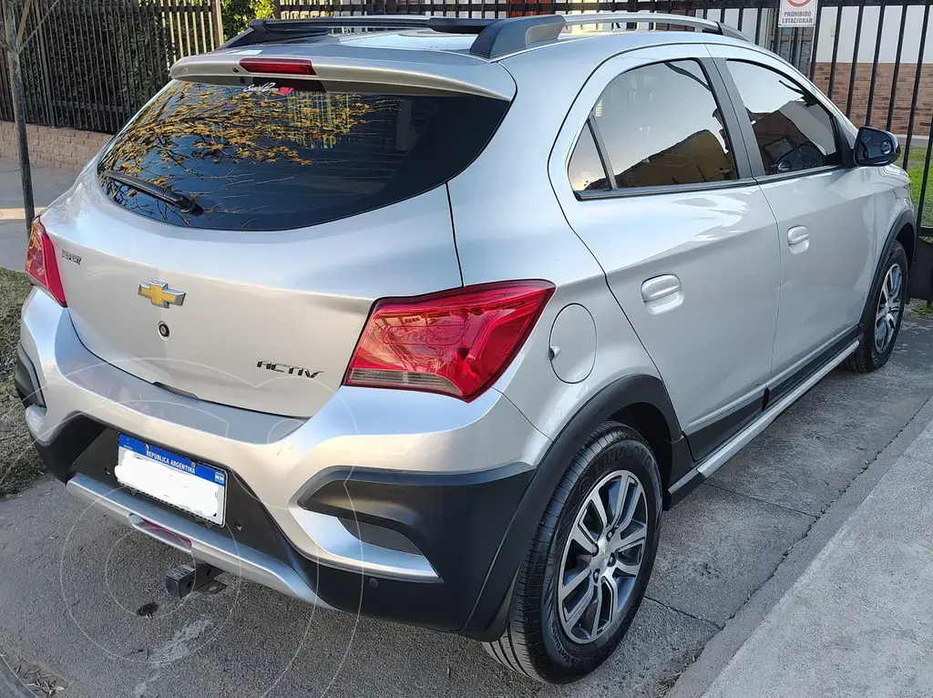 Chevrolet Onix Activ (1389 Cc) 2018 - foto 2