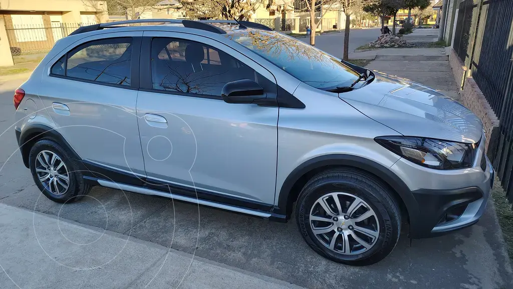 Chevrolet Onix Activ (1389 Cc) 2018 - foto 3