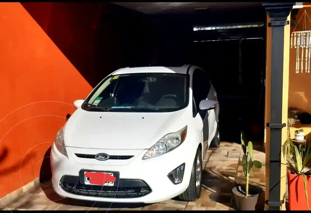 Ford Fiesta Kinetic Titanium  2012 - foto 1