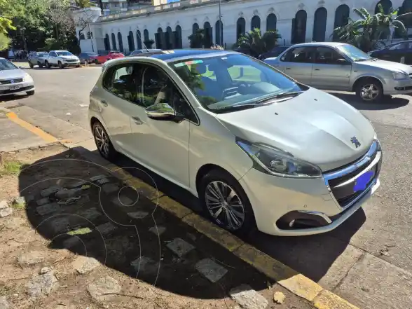 Peugeot 208 Feline 1.6 Tiptronic  2018 - foto 1