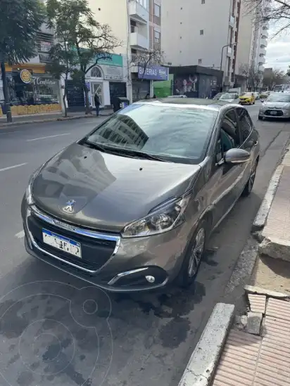Peugeot 208 Allure 1.6  2017 - foto 1