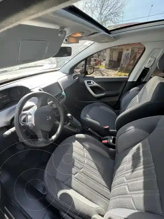 Peugeot 208 Allure 1.6  2017 - foto 2