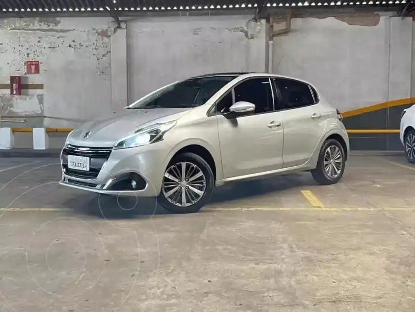 Peugeot 208 Feline 1.6 Aut  2020 - foto 1