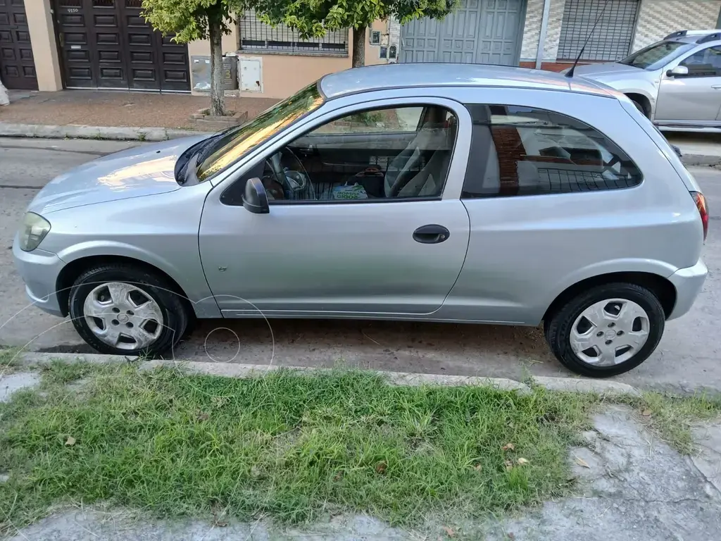 Chevrolet Celta Lt 3P (1389 Cc) 2011 - foto 2