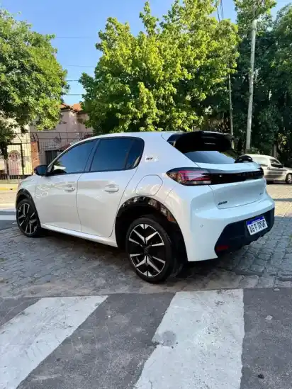 Peugeot 208 Gt  2024 - foto 3