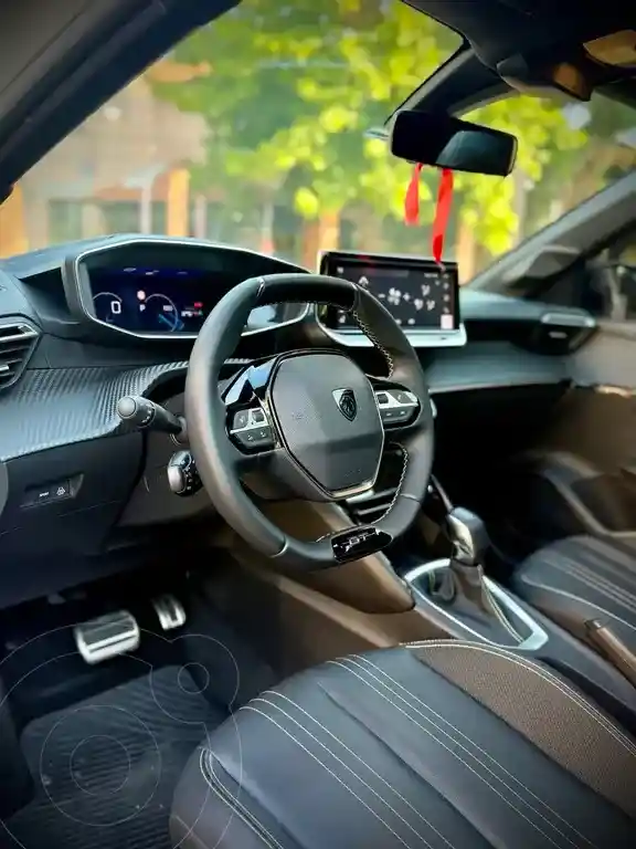 Peugeot 208 Gt  2024 - foto 5
