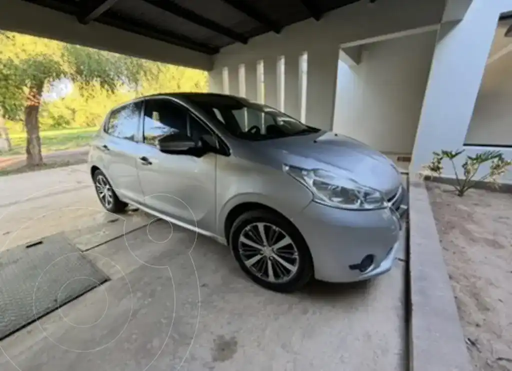 Peugeot 208 Allure 1.5  2015 - foto 1