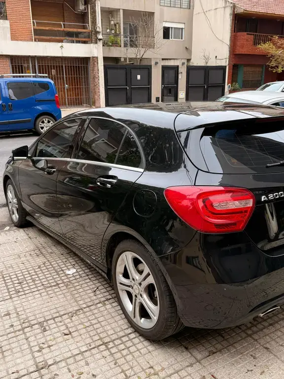 Mercedes Clase A Hatchback 200 Urban (1595 Cc) 2014 - foto 3