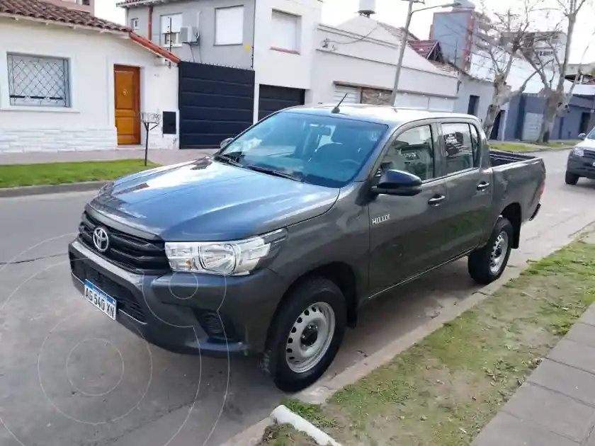 Toyota Hilux 4X2 Cabina Doble Dx 2.4 Tdi  2024 - foto 1