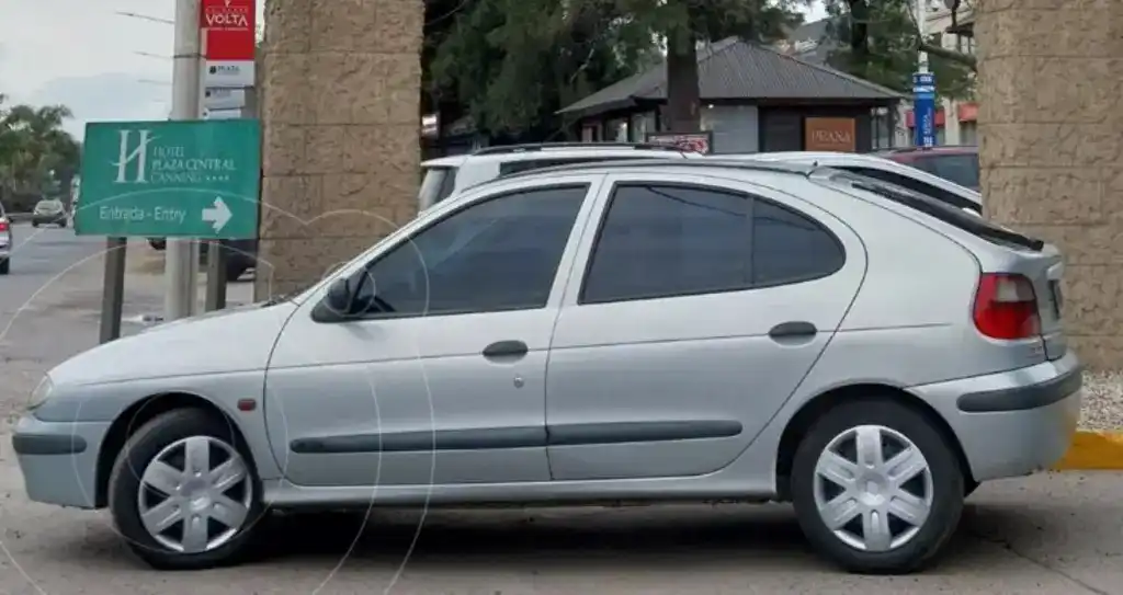 Renault Mégane Hatchback Bic 1.6 Rt  2000 - foto 3