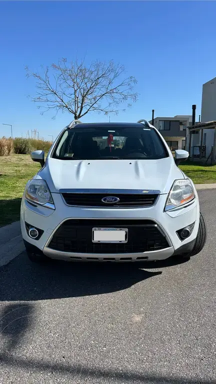 Ford Kuga Titanium L (2521 Cc) 2011 - foto 2