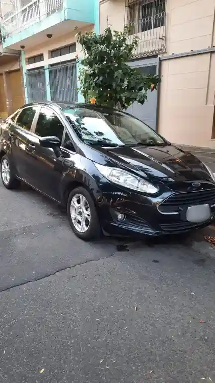 Ford Fiesta Kinetic S Plus  2014 - foto 2