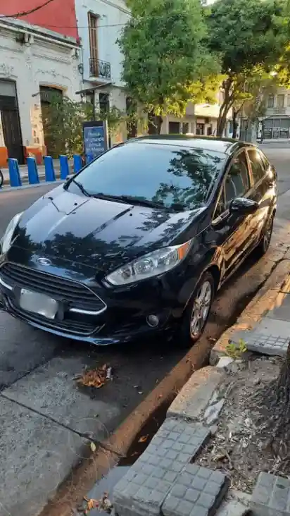 Ford Fiesta Kinetic S Plus  2014 - foto 3