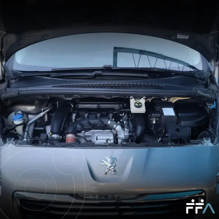 Peugeot 5008 Allure Tiptronic (1598 Cc) 2016 - foto 3
