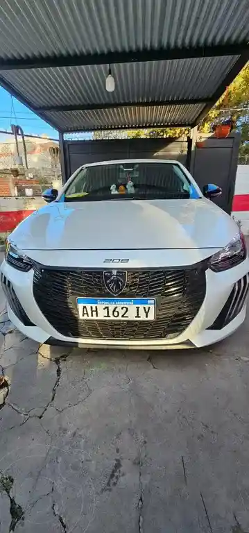 Peugeot 208 Allure Aut 2025 - foto 1