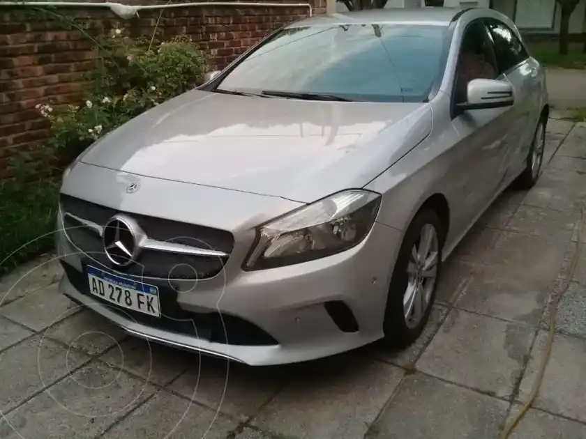Mercedes-Benz Clase A Hatchback 200 Urban Aut  2019 - foto 2