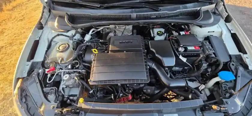 Volkswagen Polo Classic 1.6 Comfortline Gnc  2019 - foto 5