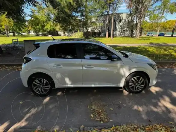Peugeot 208 Feline 1.6 Tiptronic  2023 - foto 3