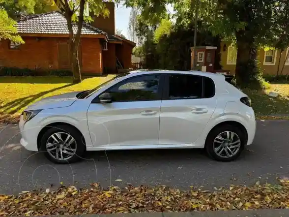 Peugeot 208 Feline 1.6 Tiptronic  2023 - foto 4