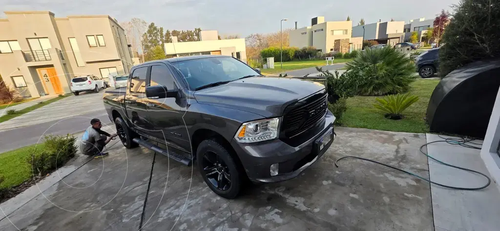 Ram 1500 Laramie 4X4 Nigth Edition (5654 Cc) 2024 - foto 2
