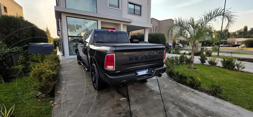 Ram 1500 Laramie 4X4 Nigth Edition (5654 Cc) 2024 - foto 3