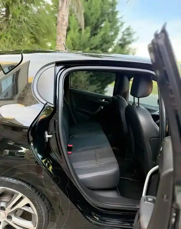 Peugeot 208 Feline 1.6  2019 - foto 5