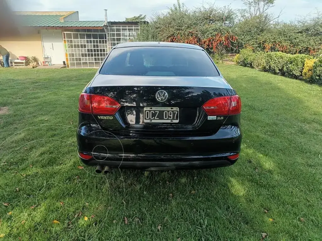 Volkswagen Vento 2.5 Fsi Luxury Tiptronic (2480 Cc) 2014 - foto 4