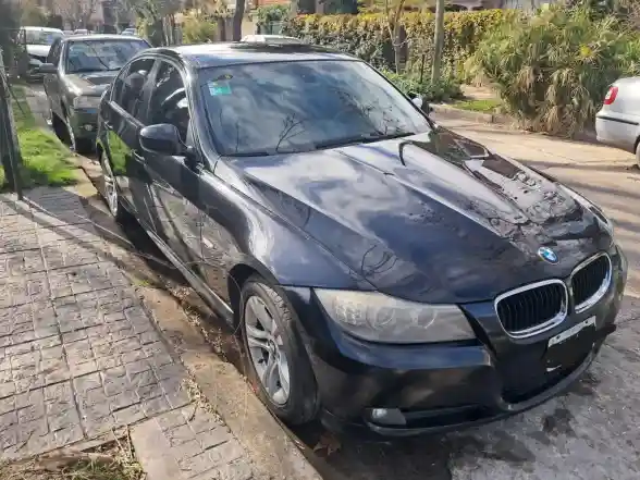 Bmw Serie 3 Sedán 320I Executive  2010 - foto 2