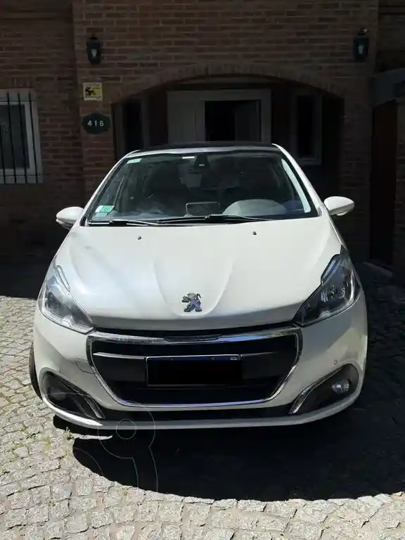Peugeot 208 Feline 1.6  2018 - foto 1