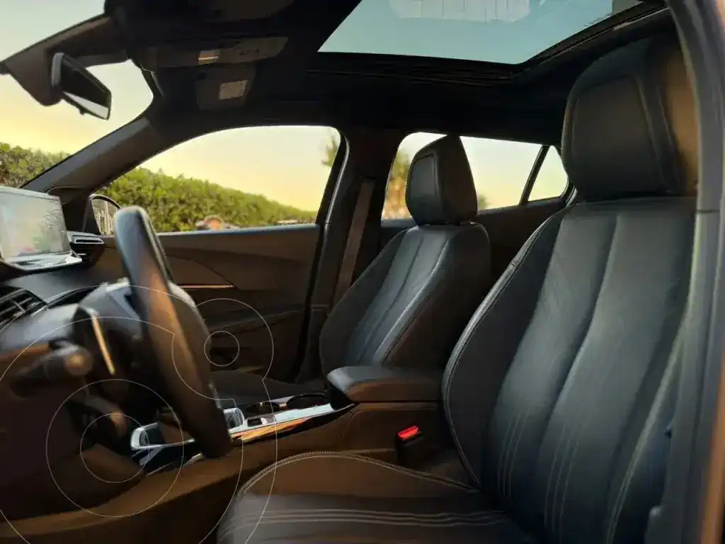 Peugeot 2008 Gt T200  2025 - foto 5