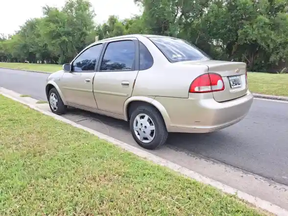 Chevrolet Classic 4P Ls  2013 - foto 4