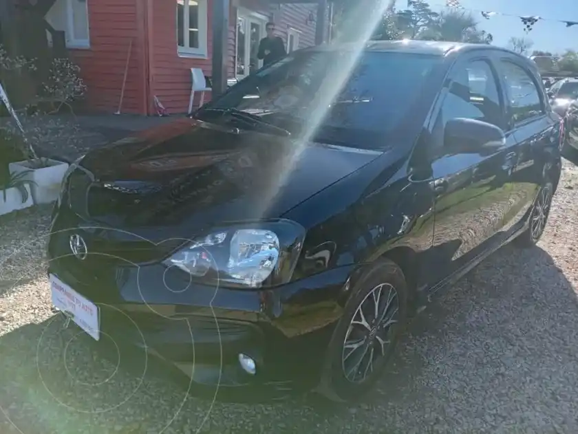 Toyota Etios Sedán Xls  2018 - foto 2