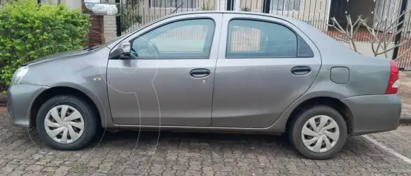 Toyota Etios Sedán X (1496 Cc) 2019 - foto 1