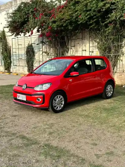 Volkswagen Up! 3P 1.0 High Up! 2016/17  2018 - foto 1