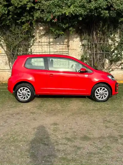 Volkswagen Up! 3P 1.0 High Up! 2016/17  2018 - foto 4