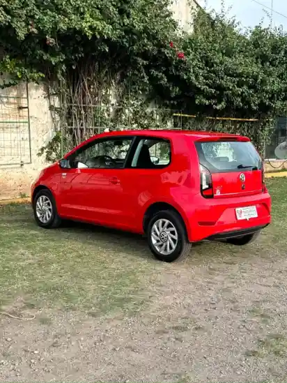 Volkswagen Up! 3P 1.0 High Up! 2016/17  2018 - foto 5