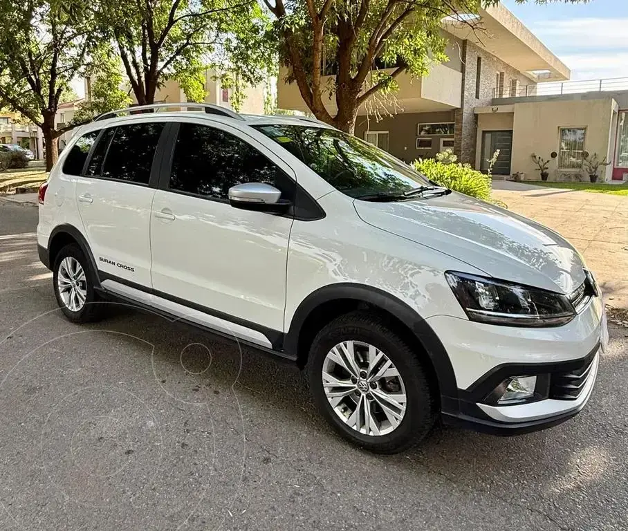 Volkswagen Suran Cross 1.6 Highline (1598 Cc) 2017 - foto 2