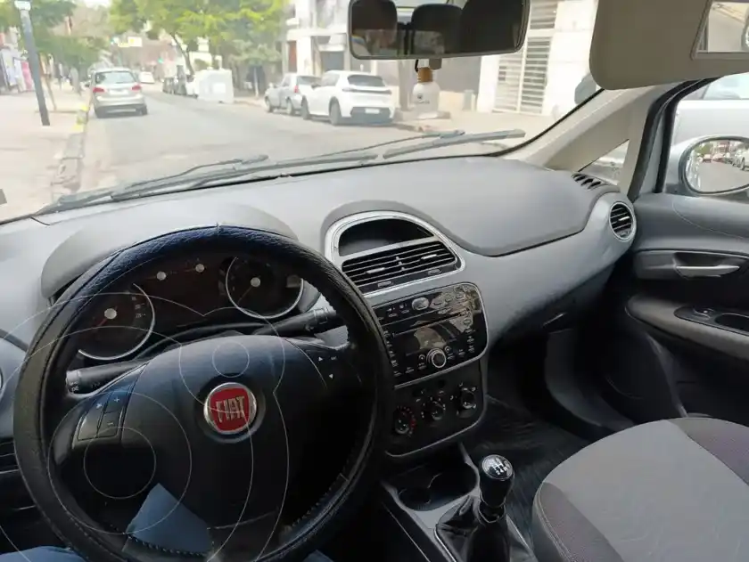 Fiat Punto 5P 1.6 Essence  2013 - foto 2