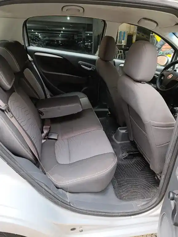 Fiat Punto 5P 1.6 Essence  2013 - foto 3