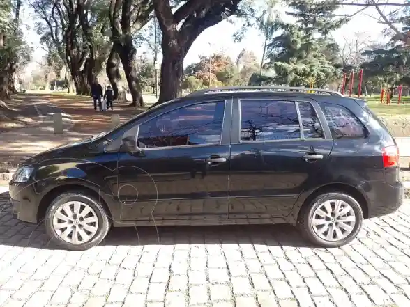 Volkswagen Suran 1.6 Comfortline  2012 - foto 2