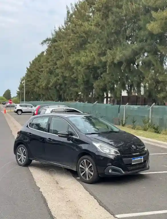 Peugeot 208 Feline 1.6 Aut  2019 - foto 1