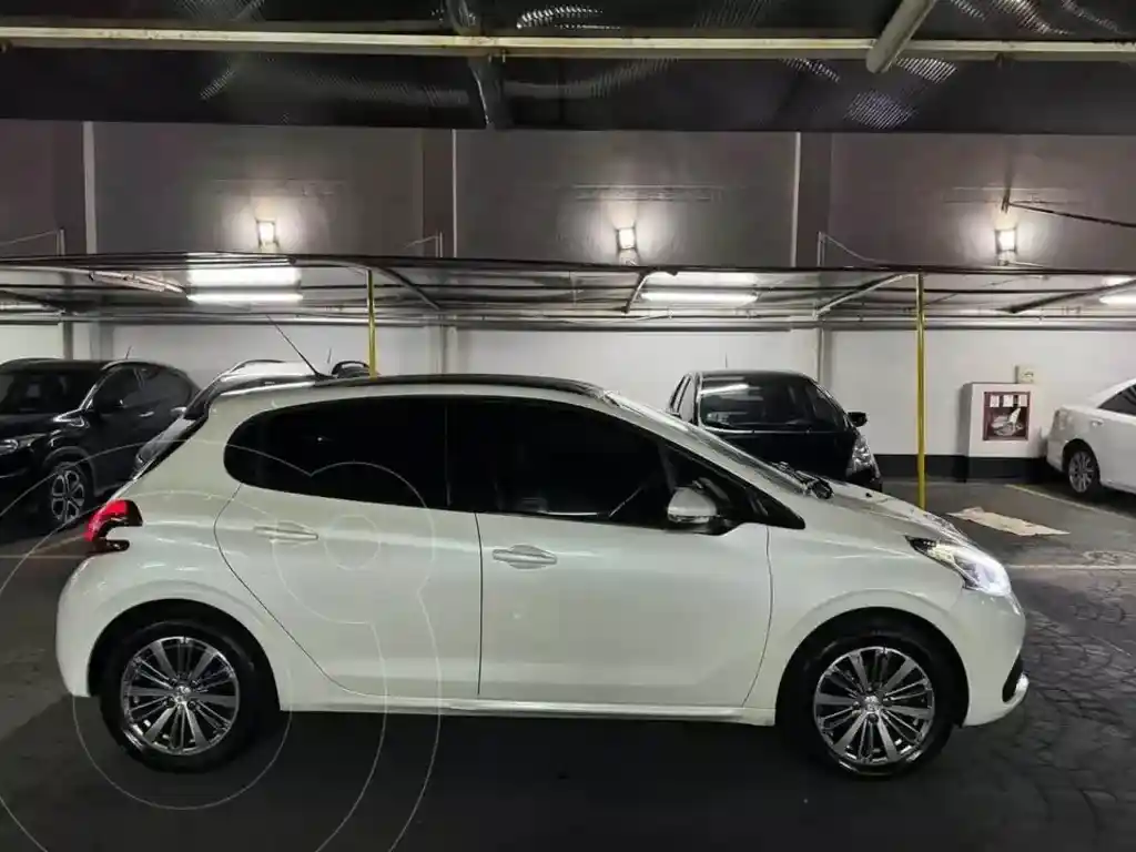 Peugeot 208 Feline 1.6  2019 - foto 3
