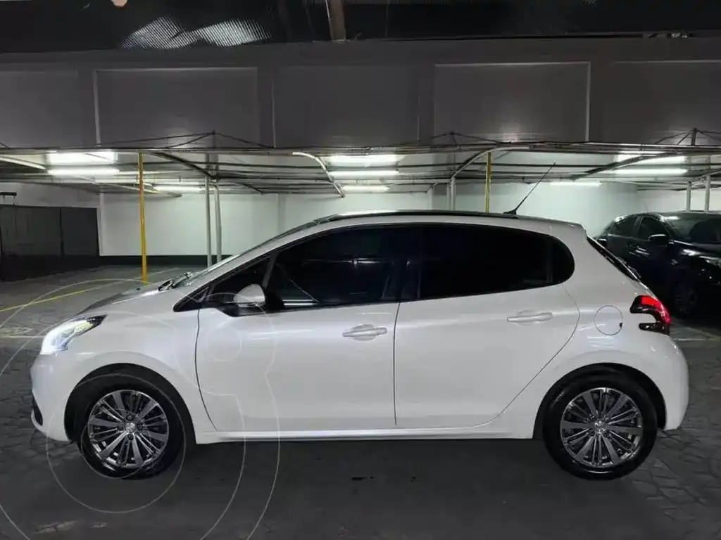 Peugeot 208 Feline 1.6  2019 - foto 4