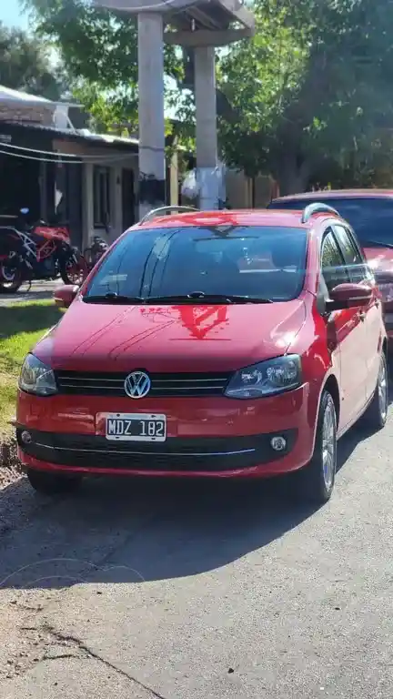 Volkswagen Suran 1.6 Trendline 2013 - foto 1