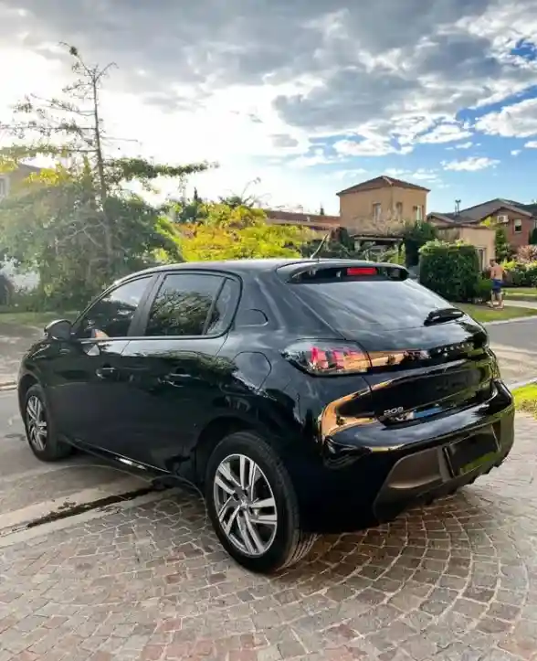 Peugeot 208 Allure 1.6  2021 - foto 5