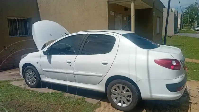 Peugeot 207 Compact Sedán 1.6 Xt 4P  2010 - foto 1