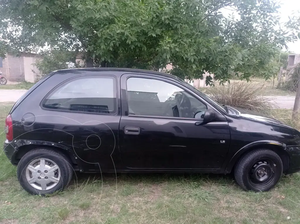 Chevrolet Corsa Classic 3P 1.4 Gls (1389 Cc) 2011 - foto 3