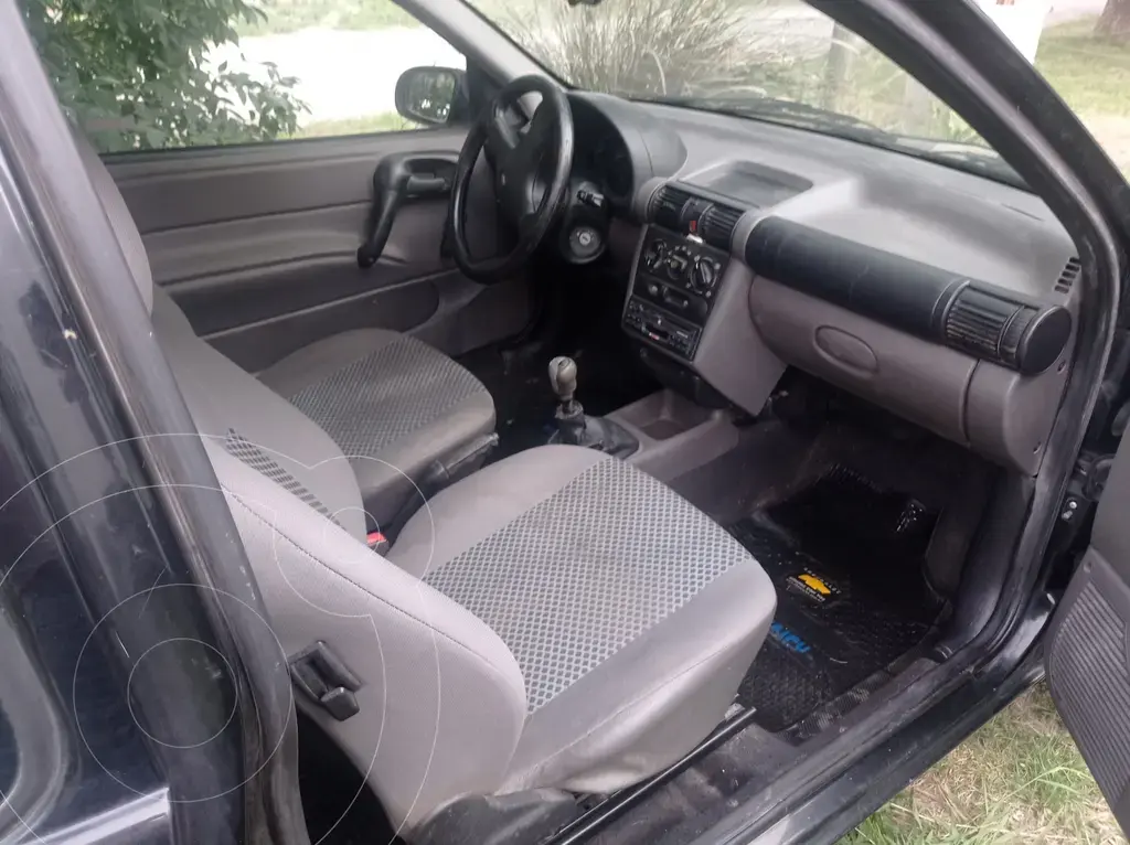 Chevrolet Corsa Classic 3P 1.4 Gls (1389 Cc) 2011 - foto 4