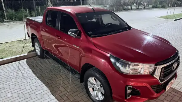 Toyota Hilux 2018 - foto 1