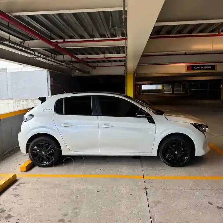Peugeot 208 Feline 1.6 Tiptronic  2022 - foto 4
